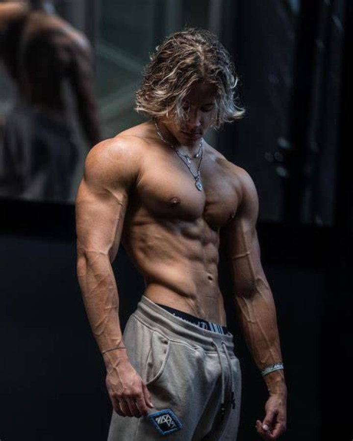 Alex Eubank on Instagram &ldquo;Do you train abs ? &bull; rawgear Code Alex