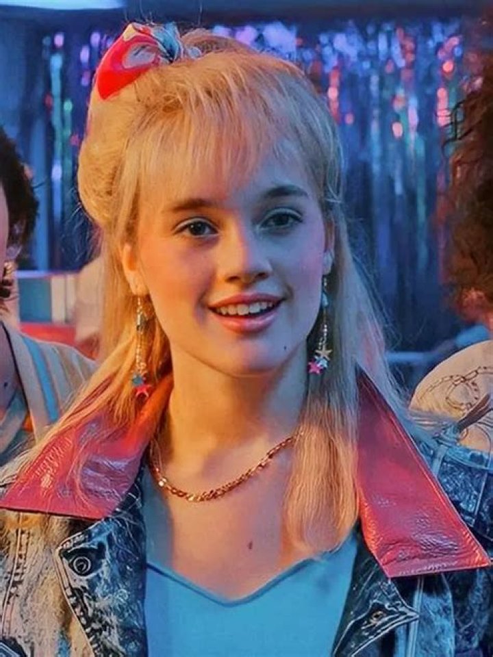 angela Stranger things, Stranger things aesthetic, El stranger things