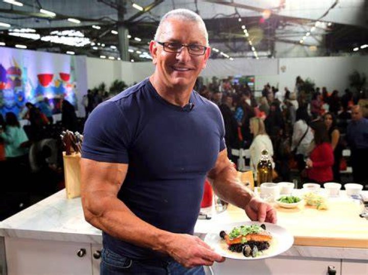 Chef Robert Irvine Net Worth, Restaurants, Age, Height. Realitystarfacts